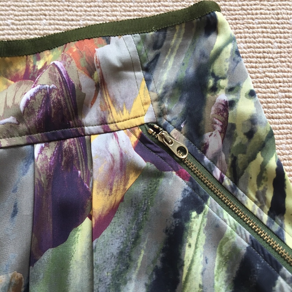 Ted Baker Watercolor Floral Print Skirt (sz. 1) - Picture 5 of 8